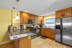 Charming 2b1.5b Townhome in U District - Image 3