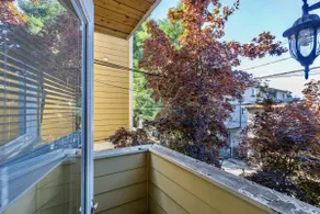 Charming 2b1.5b Townhome in U District - Image 5