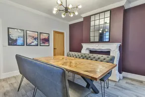 Luxury Spacious Pad with Games Room - Image 4