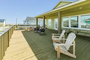 Blue Swordfish - Every Bedroom a Suite, Beach Home! - Image 2