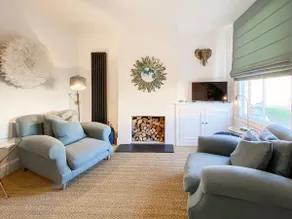 3 Chestnut Terrace by The Suffolk Cottage Collection - Image 3