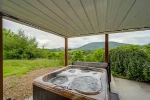 Classy Home w/ Hot Tub + Mt. Jefferson Views! - Image 2