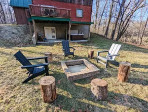 Nido Cabin - Close to attractions, Hot Tub, Game Room, Massage Chair - Image 3