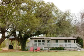 Granbury Lakefront | 4 Kayaks, Fire Pit, Pet OK - Image 2