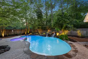 Unique Mid century modern in The Woodlands - Image 3