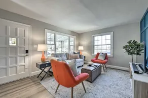 Mid-Century Modern Cottage in Ardmore Area! - Image 5