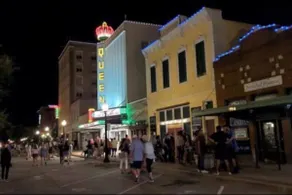 Starry Night: Dwntwn Bryan on Main St, 2nd Flr, King Bed - Image 4