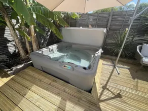 Cabina con giardino e idromassaggio | Vista sul lago - Image 4