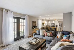 Beacon Hills Retreat: a modern, spacious home - Image 2