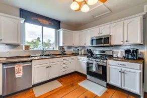 Lakefront Cayuga Retreat w/ Private Deck & Hot Tub - Image 3