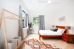 Incredible Beachside Location 4 Bed Apartment - Image 4