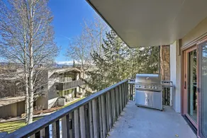 Cozy-Luxe Colorado Condo Next to Base Village - Image 2