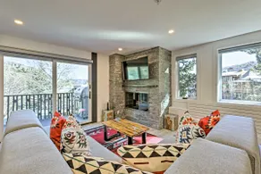 Cozy-Luxe Colorado Condo Next to Base Village - Image 4