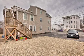 Cozy Third-Story Apartment in Dtwn Brockton! - Image 3