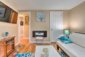 Cozy Third-Story Apartment in Dtwn Brockton! - Image 4
