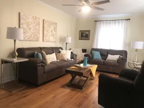 Willows Cottage - Charming Home in Paragould - Image 3