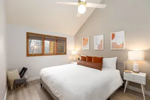 2 Bedroom Townhouse w/Soaking Tub + Rain Shower - Image 2
