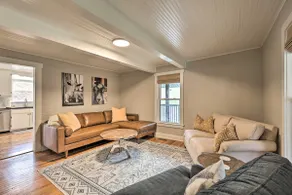Stylish Vilas Hideaway: Hike, Ski & Explore! - Image 4