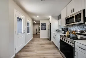 Modern Pet-Friendly Home Near Stockyards+Downtown - Image 4