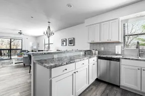 End unit, pools, pickleball, golf packages! - Image 5