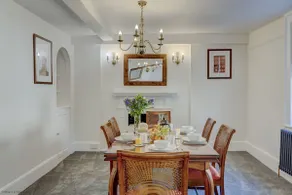 Stunning historic home in Woodstock near Blenheim - Image 3