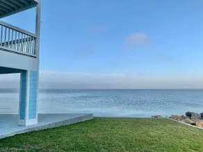 Drift Away - Waterfront End Unit with 2 Kayaks - Image 3