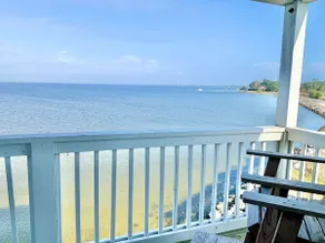 Drift Away - Waterfront End Unit with 2 Kayaks - Image 2