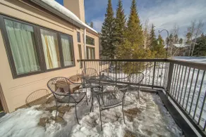 Beautifully Furnished 2B/2B, On the Shuttle Route - Image 5