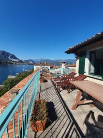 The house on the roof on Borromean Island - Image 2