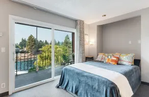 Condo near Downtown Bend - Top-floor with Rivervie - Image 4