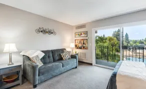 Condo near Downtown Bend - Top-floor with Rivervie - Image 3