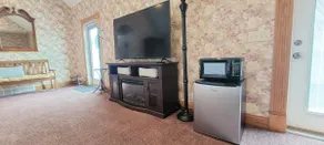 Luxury Suite on Millionaire Lane in Berlin Ohio's Amish Country - Image 4