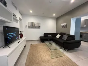 City center modern 2BR/2BA with private patio - Image 5