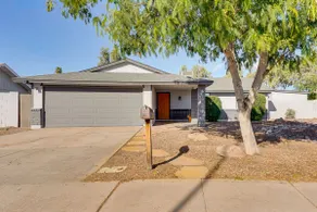 Walk to Riverview Park! Dog-Friendly Mesa Retreat - Image 3