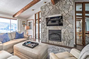 Cozy Lake Santeetlah Cottage with Dock & 3 Kayaks! - Image 4