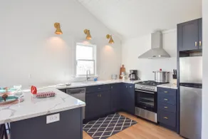 Newly Renovated Cottage on Town Cove! - Image 4