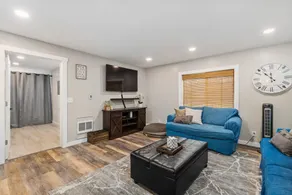 Pets OK, 5-min to beach, Wi-Fi, Newly Remodeled (SaltyD) - Image 3