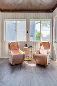 Birdhouse Bham ★ 86\" TV ★ Sonos Spkrs ★ Massage Chairs ★ Desk ★ Retro Arcade - Image 5