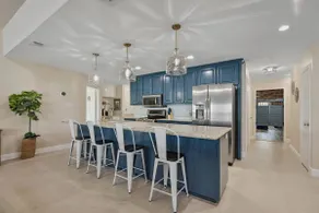Lone Star Peninsula- Stunning Waterfront Retreat - Image 3