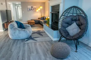 Beachfront Getaway, Dolphin Suite, 🐶 💙 - Image 5