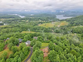 Bear’s Eye View by Chatuge Home Concierge | Lake & Mountain Views - Image 4
