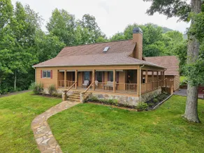 Bear’s Eye View by Chatuge Home Concierge | Lake & Mountain Views - Image 3