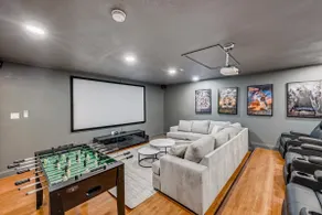 Texan 5/3 Oasis - Hot tub, Pool, Cinema Room - Image 3