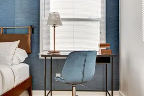 Central Location, Stylish & Comfortable - Image 3