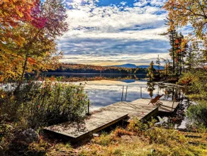 Luxurious Waterfront with Mountain Views - Image 2