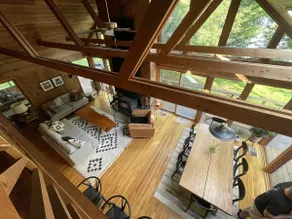Luxurious Waterfront with Mountain Views - Image 4