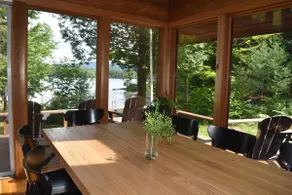 Luxurious Waterfront with Mountain Views - Image 3