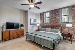 Adorable MCM Townhouse 5 Min from TIAA Bnk Fld! - Image 3