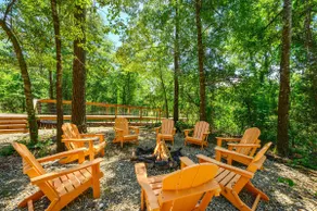 Enchanting Waterfront Cabin w Private Boardwalk - Image 3