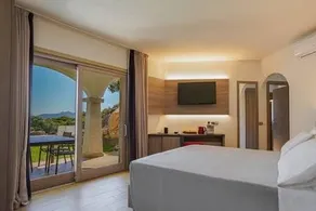 Your lovely and elegant home with garden sea view - Image 2